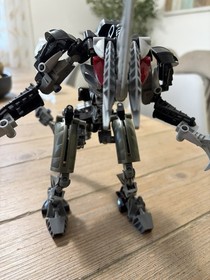 LEGO set 8811 Toa Lhikan & Kikanalo BIONICLE No Box Or Instructions 100%