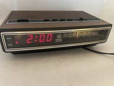 Vintage General Electric Model 7-4625F Digital Alarm Clock AM/FM Radio Tested