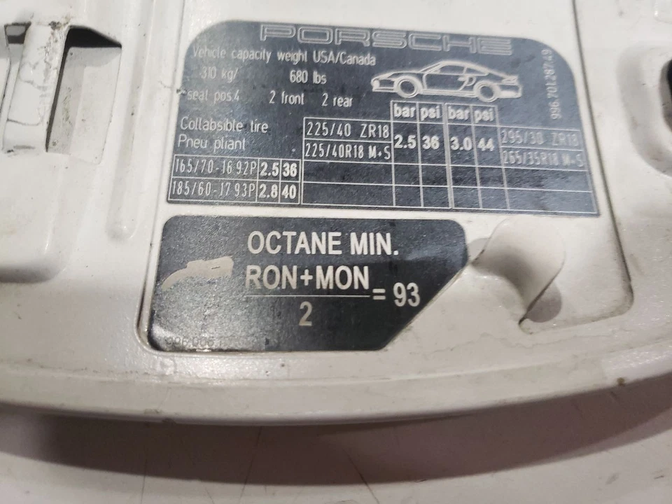 Puerta de llenado de combustible - Porsche 911 2003 - OEM Foto 4 de 4