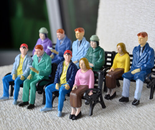 100 pcs G scale Figure 1:22.5 All Seated Painted People - Picture 1 of 1