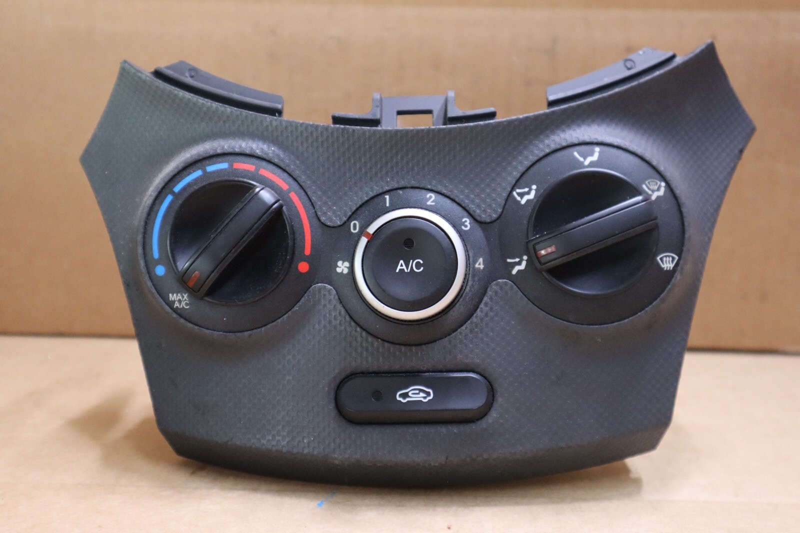 2015 2016 2017 HYUNDAI ACCENT HEATER AC TEMP CONTROL PANEL OEM 97250