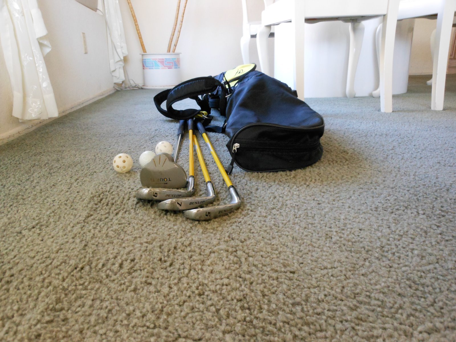 DUNLOP TOUR TI Kids Golf Club Set Irons 5,7,9 & Putter RH w/ Bag eBay