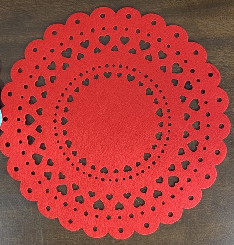 x4 Cynthia Rowley NEW!!! RED HEART VALENTINES DAY PARTY Placemat LUX CUTE LOVE - Picture 3 of 7