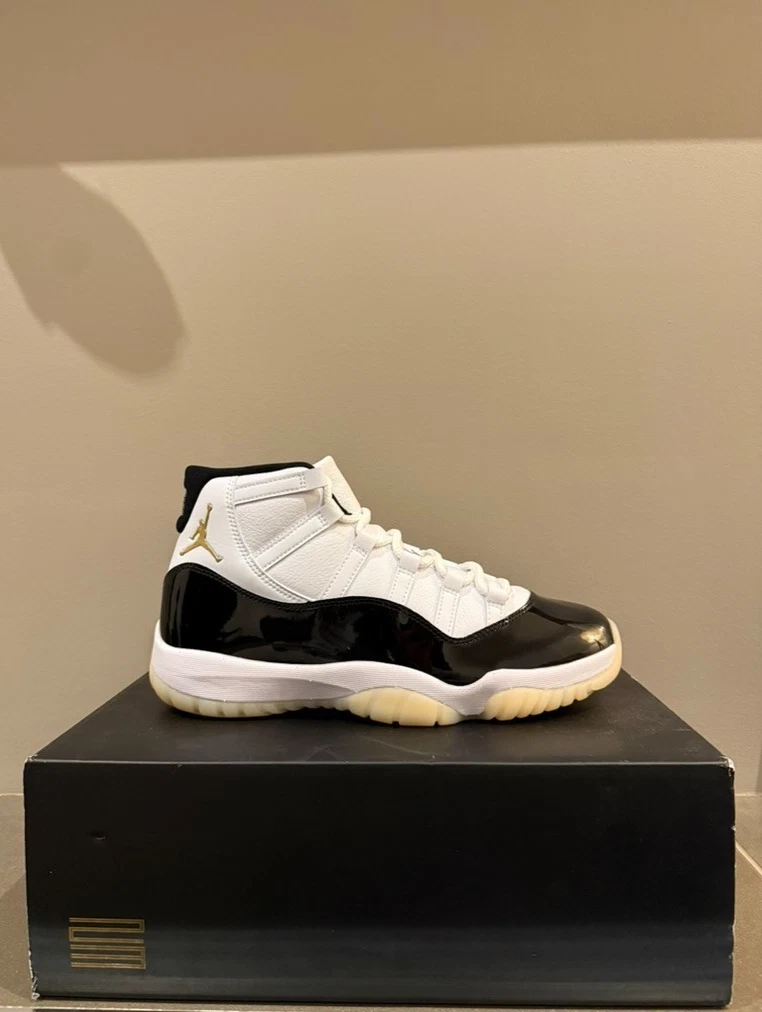 Preços baixos em Jordan 11 Retro Mid Gratitude / Defining Moments