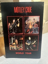 MOTLEY CRUE 1984 “SHOUT AT THE DEVIL” VINTAGE WORLD TOUR PROGRAM BOOK RARE SATD