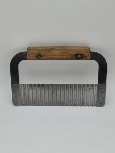 Vintage Soap Cutter Crinkle Blade Wood Handle Wavy Cutter