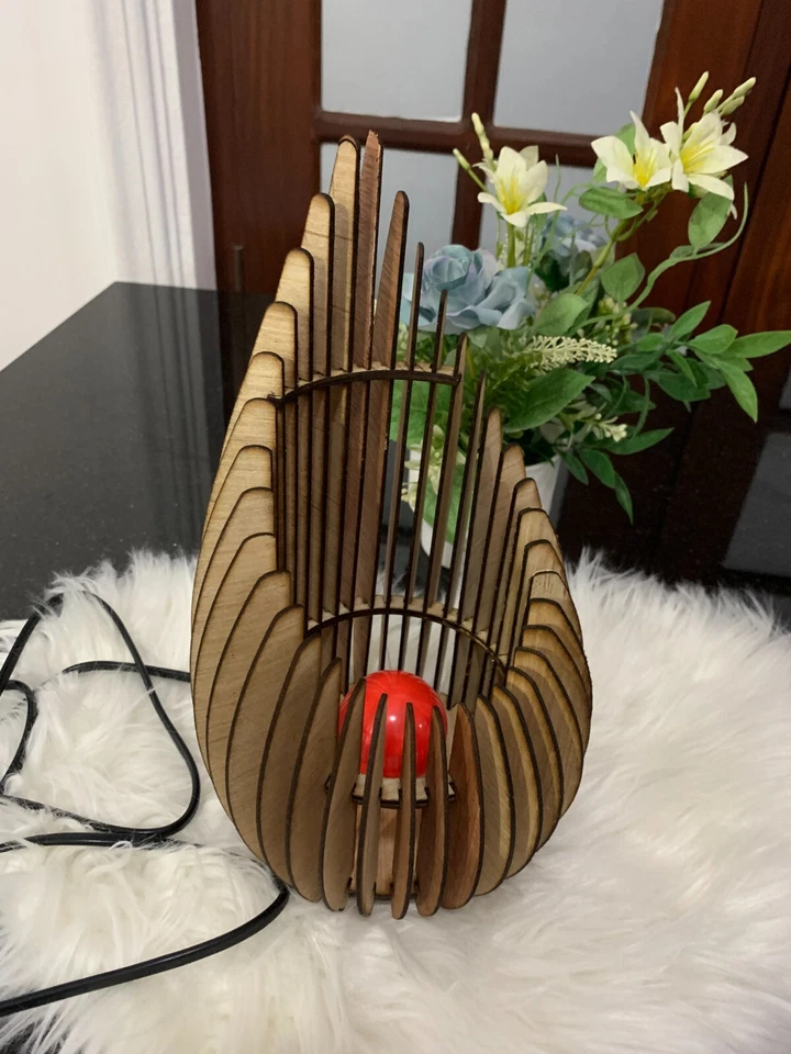 Lámpara de noche LED de madera hecha a mano personalizada regalo personalizado para dormitorio y habitación de niños Foto 3 de 4