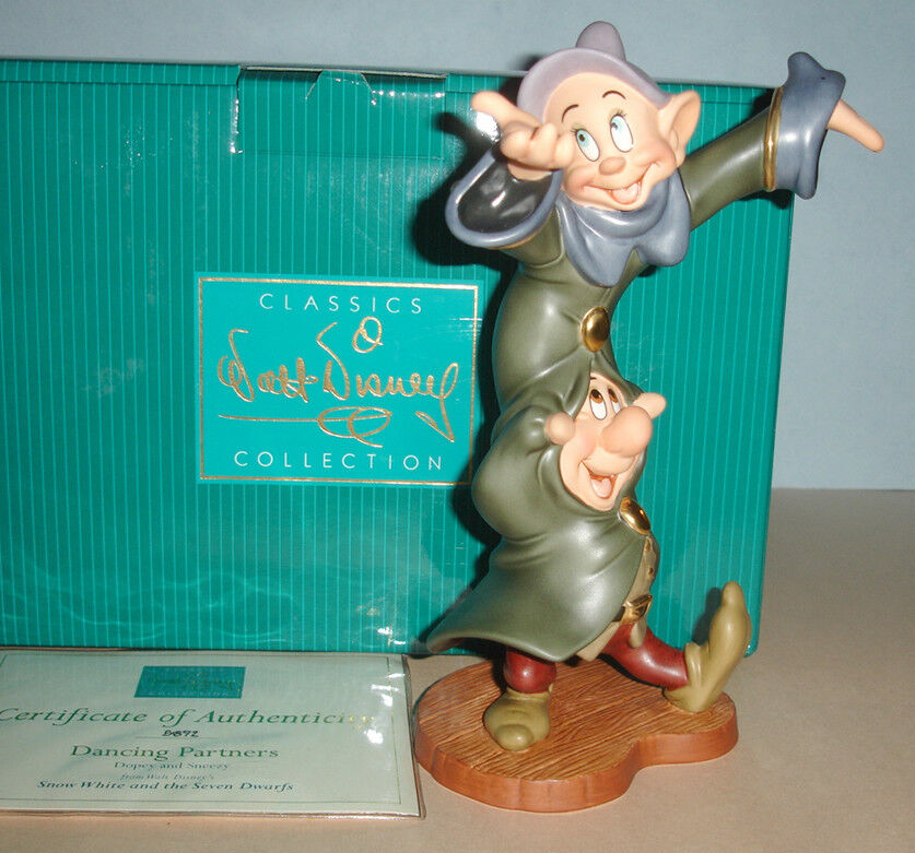 WDCC Disney Classics Snow White Dopey & Sneezy Dancing