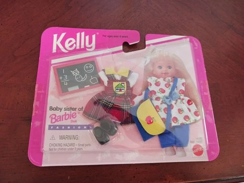 NOS 1995 Kelly baby sister of Barbie school fashion