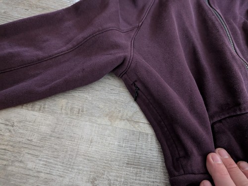 Lululemon Destination Damen-Hoodiejacke schwarz Kirsche Größe 4 gebraucht, in einwandfreiem Zustand versteckte Kapuze - Bild 15 von 19