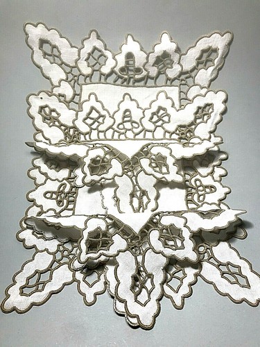 Vintage Lot 4 Matching Embroidered Squares Table Mats Doilies Elaborate Cutwork