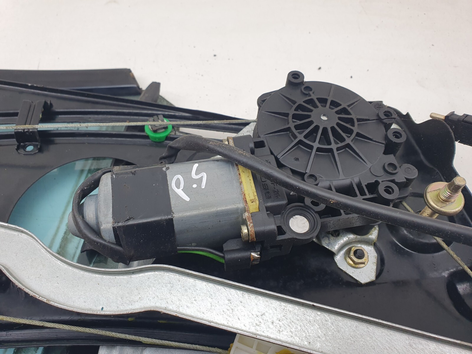 MERCEDES CLK WINDOW REGULATOR REAR PASSENGER SIDE CONVERTIBLE W208 1997