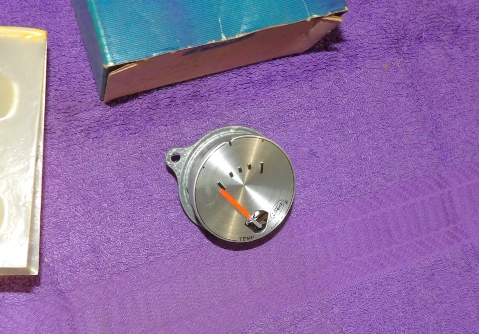 1961 1962 1963 1964 1965 1966 67 Ford E100 Econoline Nuevo de Lote Antiguo Medidor de Temperatura Foto 3 de 4