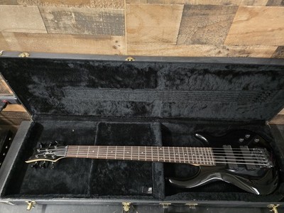 Dean Edge 6-String Electric Bass With Case Made In Korea