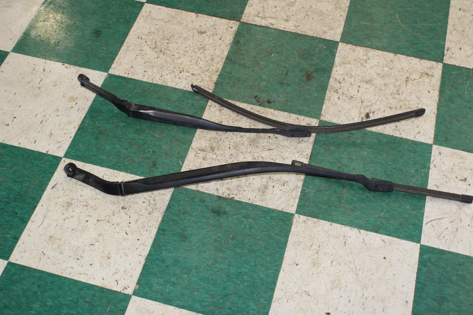 14-17 Ghibli Driver Passenger LH RH Windshield Wiper Arm Pair 2x OEM Factory WTY