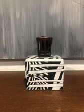 LAMPE BERGER PARIS, EN CÉRAMIQUE NOIRE ET BLANCHE " PIERRE CAZENOVE "