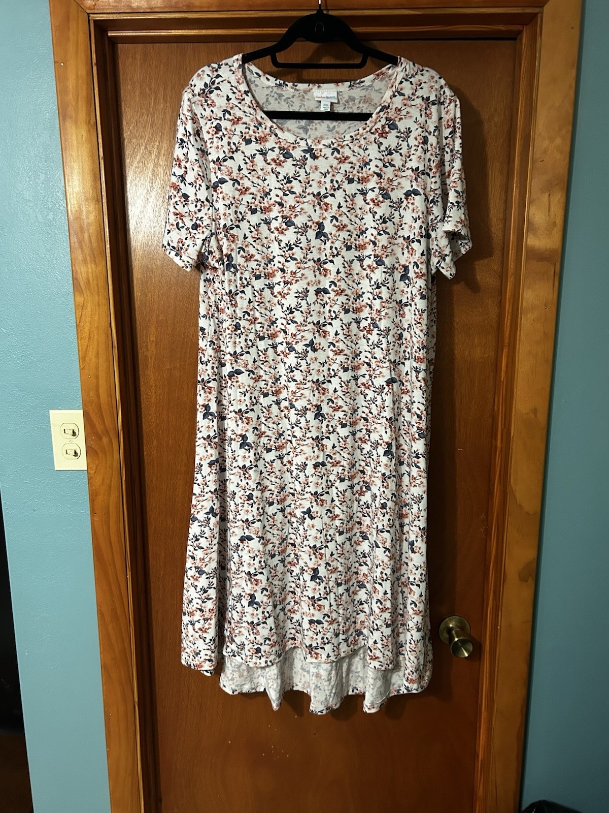 LuLaRoe 2XL Carly Women’s Dress White With Blue And Pink Floral Design