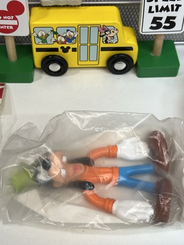 Mickey, Minnie, Goofy Disney Assorted Lot Disneyland Kelloggs Moving Pictures… - Picture 3 of 22