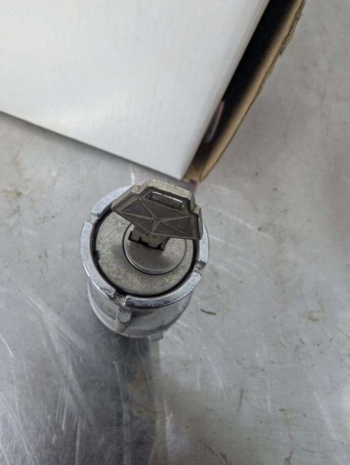 Chrysler 1969, Dodge Plymouth interruptor de encendido y cilindro de bloqueo Mopar 2864464 Foto 3 de 4