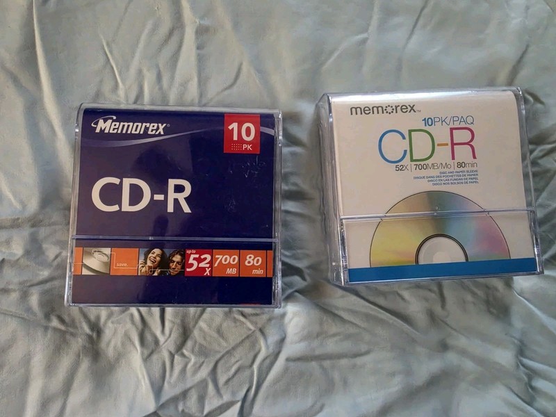 Memorex CD-R 10 pk 52x 700 mbps 80 minute blank CD with Cases NEW 