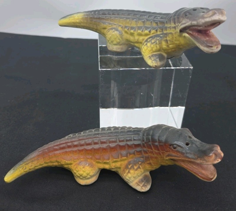 Vintage Alligators Salt & Pepper Shakers Large 6" Japan (?) Ceramic Figures (2) 
