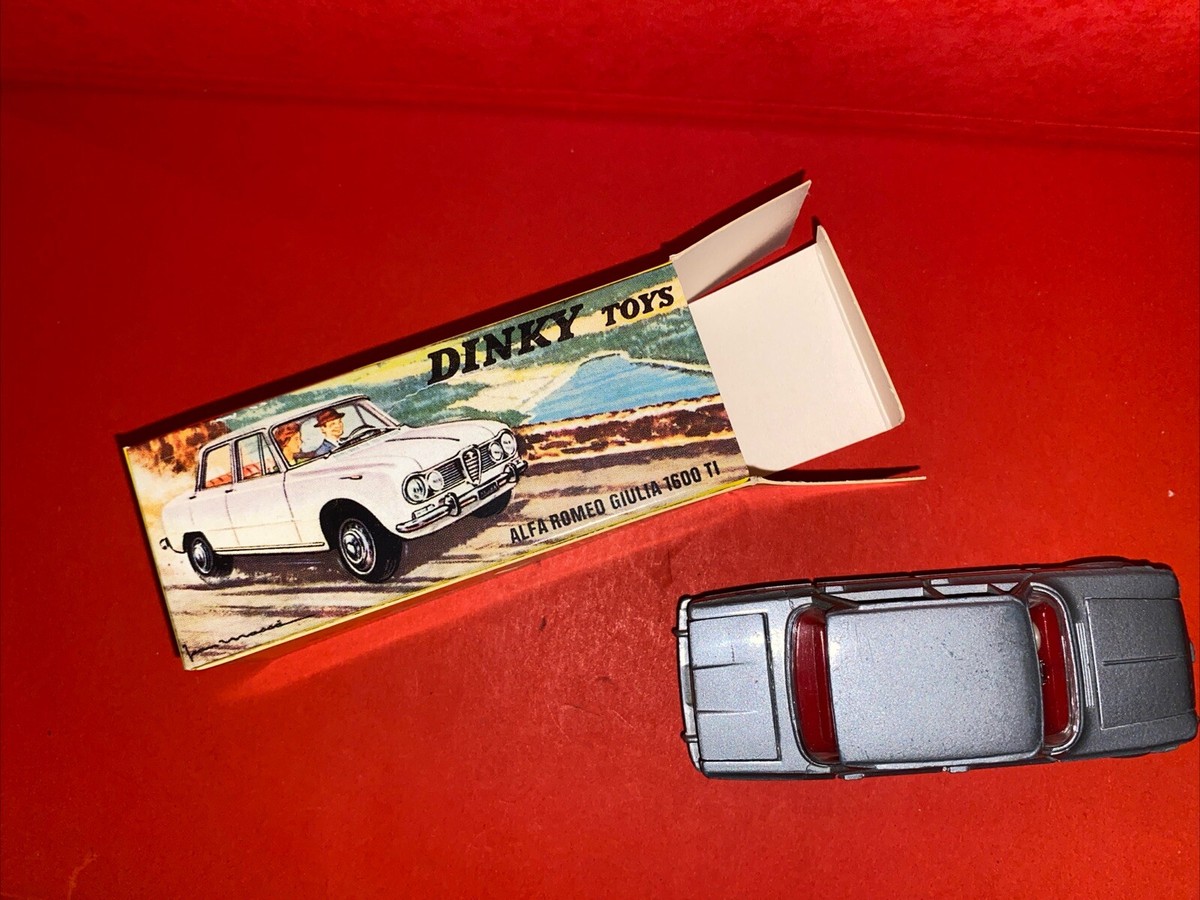 Dinky Toys Alfa Romeo Giulia TI (514) – échelle 1:43, Version Grise En Boîte (copie D’époque)
