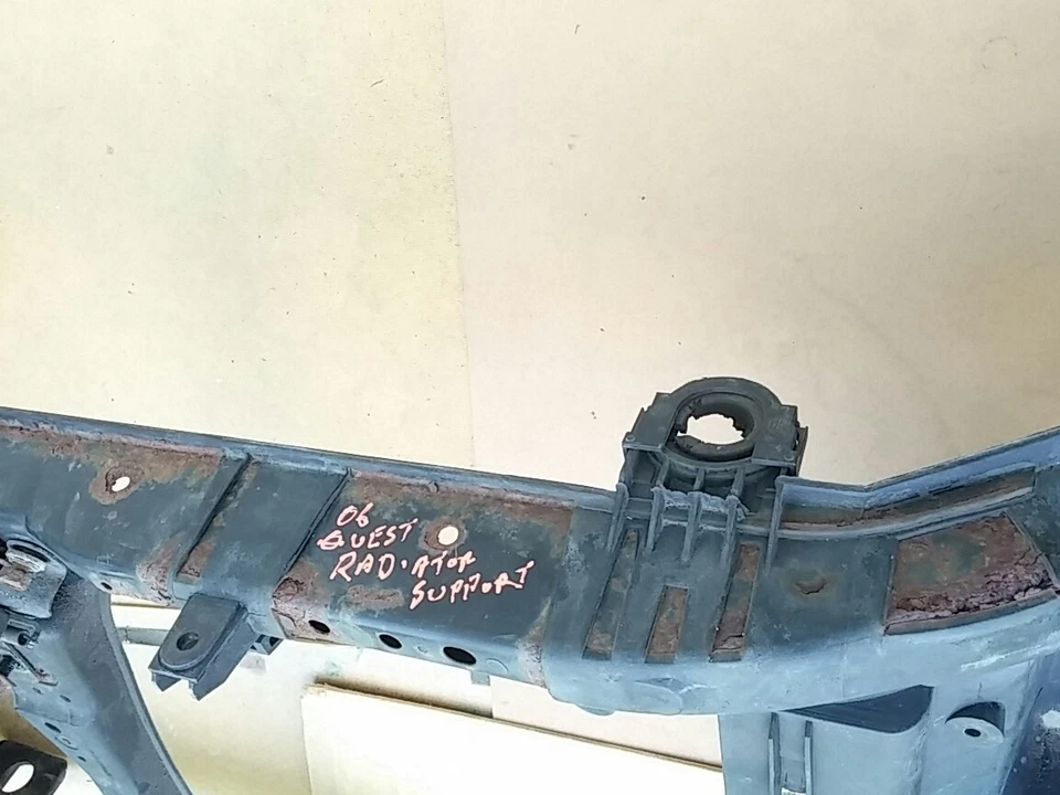 SUPORTE DE VENTILADOR DE REFRIGERAÇÃO PARA RADIADOR NISSAN QUEST 2004-2006 - Imagem 2 de 3