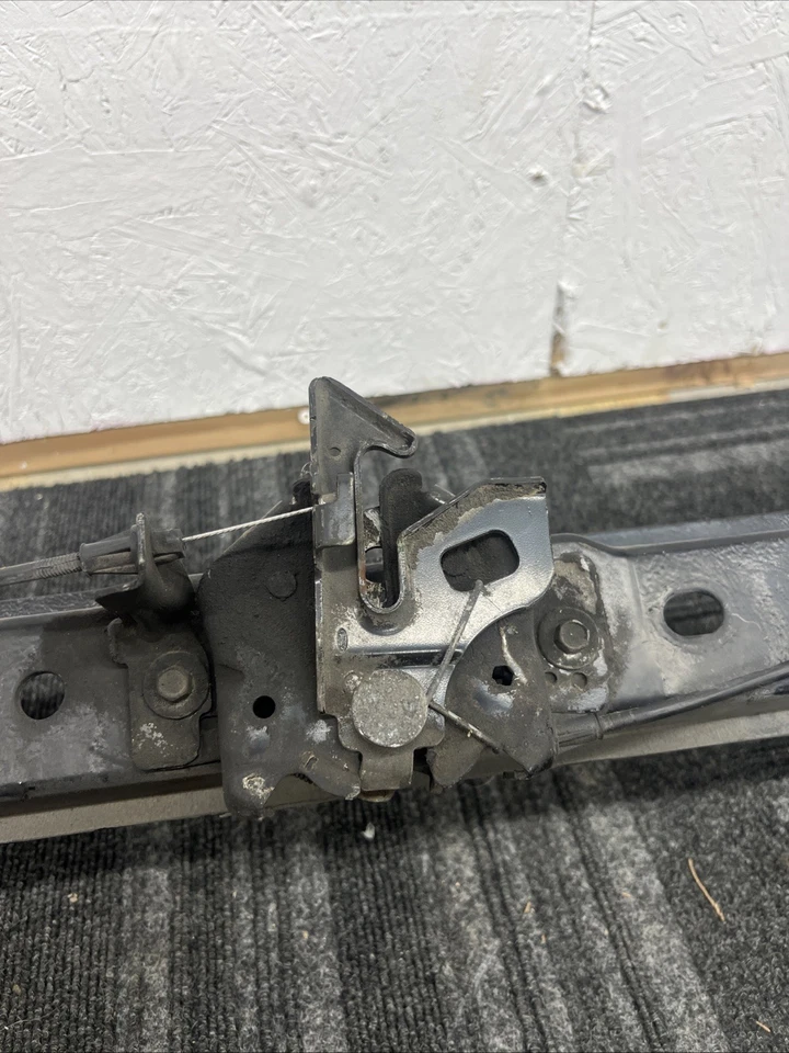 Soporte de radiador barra de amarre superior Ford F-250/F-350 Super Duty 2008-2010... Foto 3 de 4