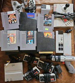 NES Nintendo - Lot of 40 Games, Yobo Console, Controllers, Gun & More. Untested