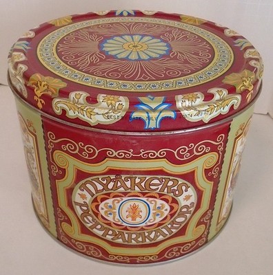 Pepparkakor Nyakers Round Tin Swedish Ginger Snaps Vintage Style Graphics 5.5''