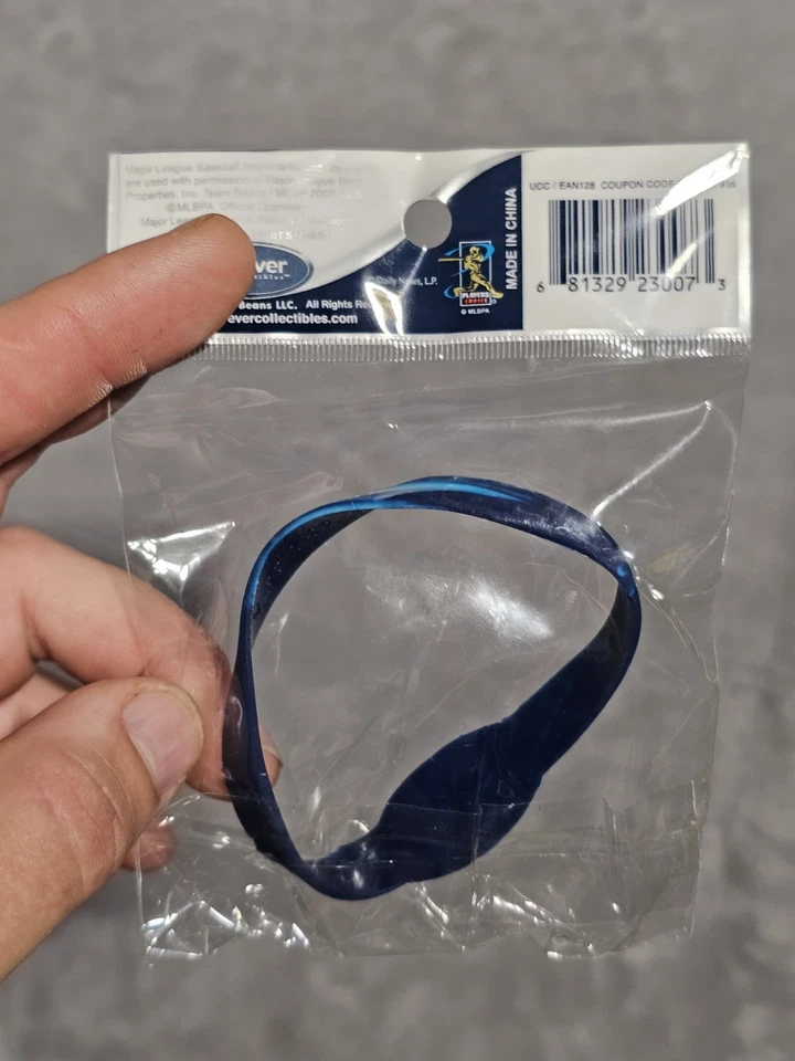 New York Yankees Hideki Matsui Daily News Limited Edition silicone wristband. - Image 3 of 4