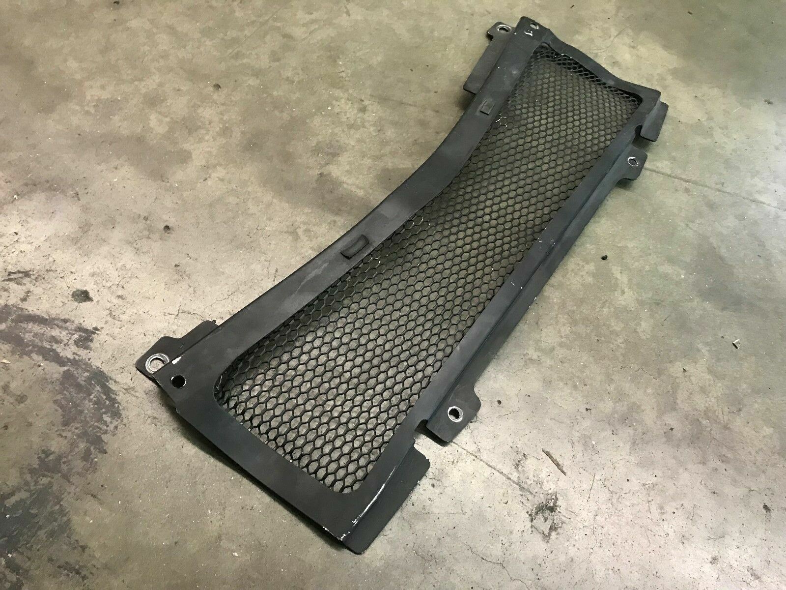 LAMBORGHINI AVENTADOR COUPE ROADSTER REAR BUMPER AIR INTAKE GRILL OEM 470819127