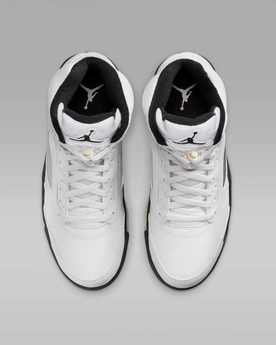 シューズ(男性用) Nike Air Jordan 5 Retro White and Black Men's Air Jordan 5 Retro - WHITE/BLACK-SAIL-METALLIC SILVER