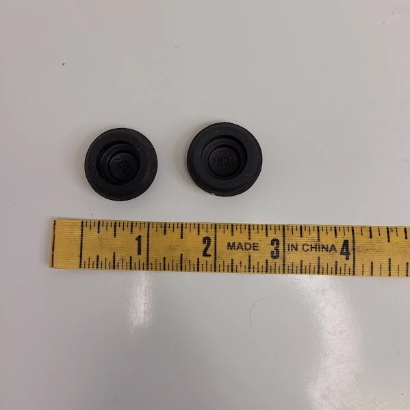 Subaru Forester 2004 brazo limpiaparabrisas tuerca tapa de plástico juego de 2 OEM Foto 3 de 3