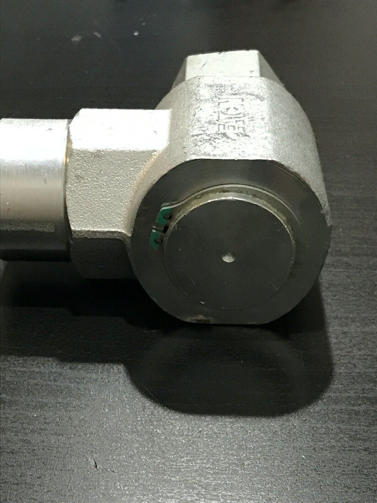 Eaton / Aeroquip  FS65008-1616-01 FS1" F X F PIPE SW. JOINT, NEW 