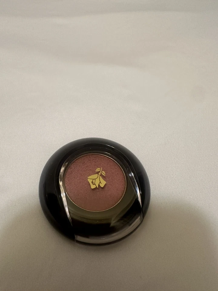 Sombra de ojos Lancome Color Design - 215 Magenta magnético (metálico)- .1.2 G C8 Foto 3 de 3