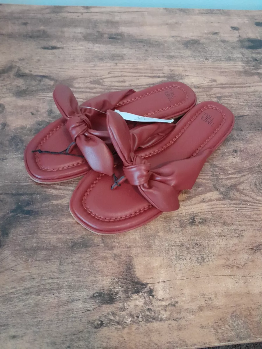 Womens size hotsell 8 flip flops