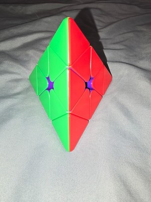MoYu  Weilong maglev Pyraminx sticker less speed cube