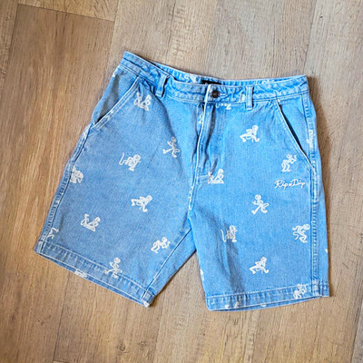  RIPNDIP All Over Lord Nermal Print Denim Shorts Light Wash - Size 32