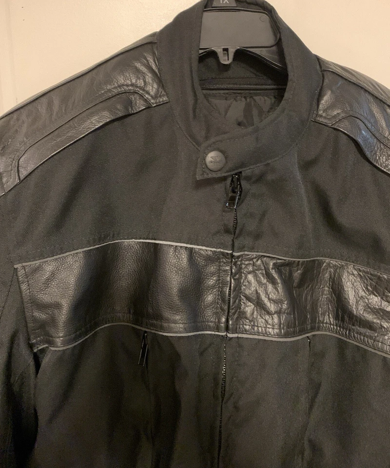 XELEMENT Womens L padded Leather & Nylon Motorcycle Jacket w/zip-out lining - Image 2 of 4