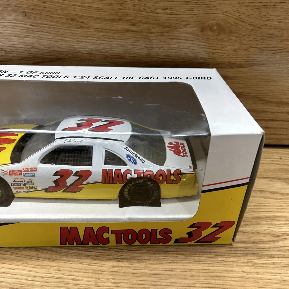 Mac Tools Dale Jarrett's #32 Die Cast 1995 T-Bird escala 1/24 Foto 2 de 4