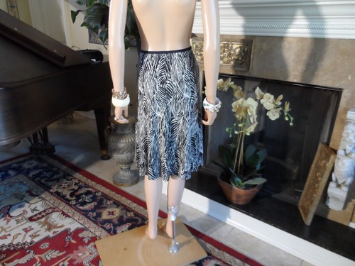 Diane Von Furstenberg Vintage Inspired Black/White Print Silk Skirt Suit Size 6 - Picture 19 of 24