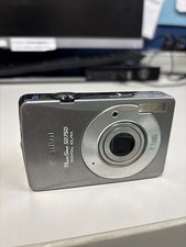 Canon PowerShot Digital ELPH SD750 75 7.1MP - FOR PARTS SCREEN DOESN'T WORK