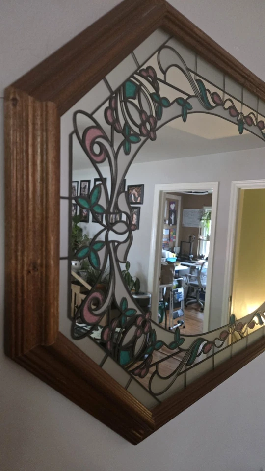 Espejo vintage octogonal floral grabado 31”x 21” vitral con marco de madera Foto 3 de 4