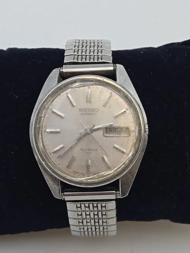 Vintage Seiko Automatic 36mm Silver Day/Date Dial Men's Watch 7006-8007