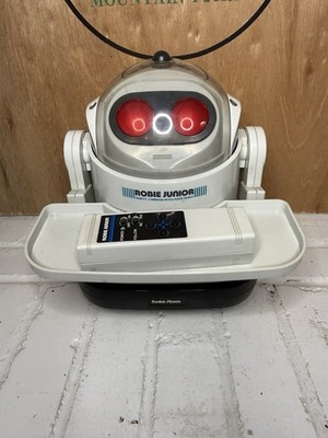 Radio Shack ROBIE JUNIOR Robot 60-2397A With Remote ONLY FOR PARTS OR REPAIR