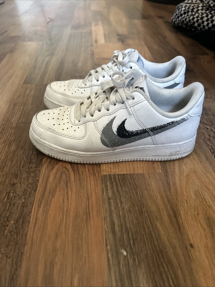 Nike Air Force 1 Low '07 Spray Paint Swoosh White/Black/Grey, Size 7, photo 1 of 5