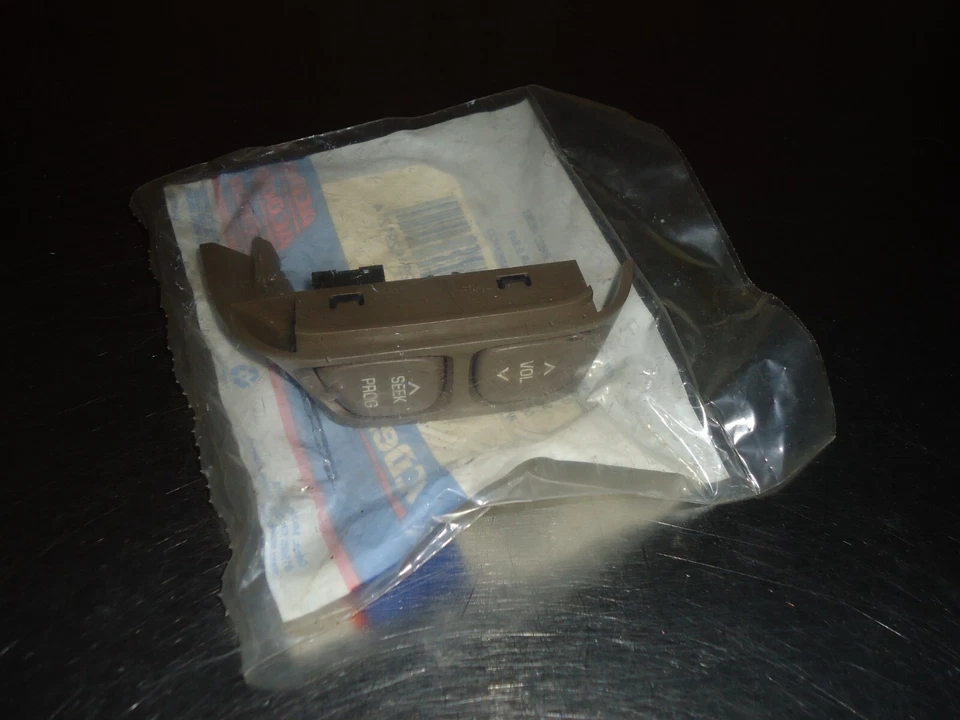 Nuevo interruptor de radio control NOS GM ACDelco 12451289 2001-2003 Oldsmobile Aurora Foto 2 de 2