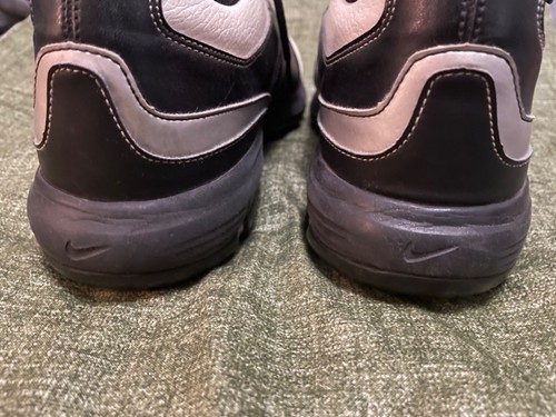 ZAPATOS DE GOLF NIKE - Blancos con ribete negro y plateado - Para hombres Talla 9.5 - ¡Muy buen estado! - Imagen 2 de 8