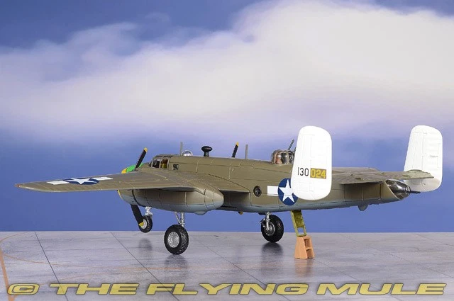 Corgi 1:72 B-25D Mitchell USAAF 345th BG, 498th BS Air Apaches Red Wrath - Image 2 of 4